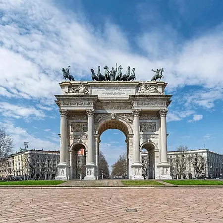 Ampio Trilocale Panoramico Ad Arco Della Pace Apartment