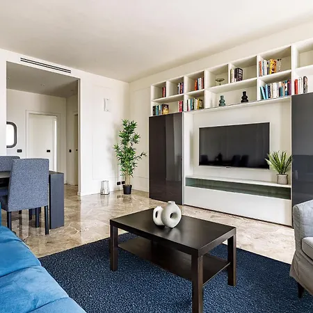 Apartment Ampio Trilocale Panoramico Ad Arco Della Pace Milan